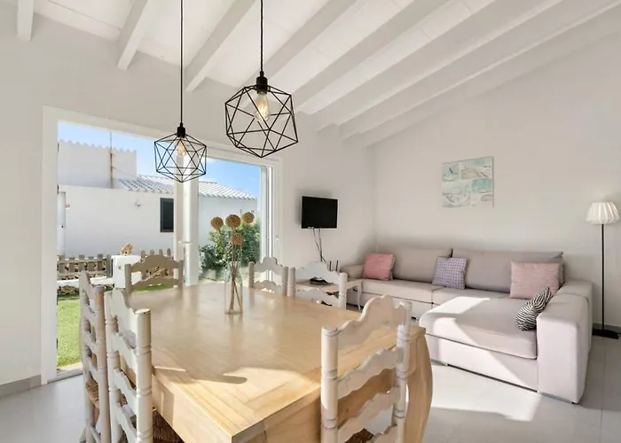 Βίλα Binixiqui *